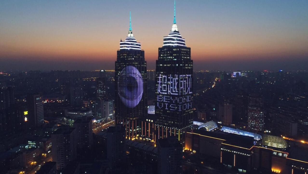 上海雙子塔廣告